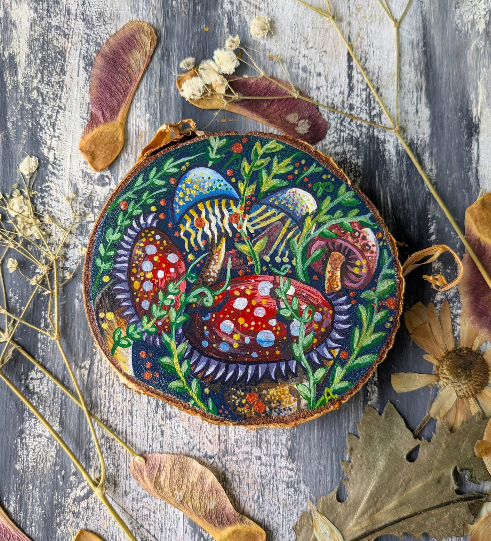 Mushroom and fern composition - Image 2